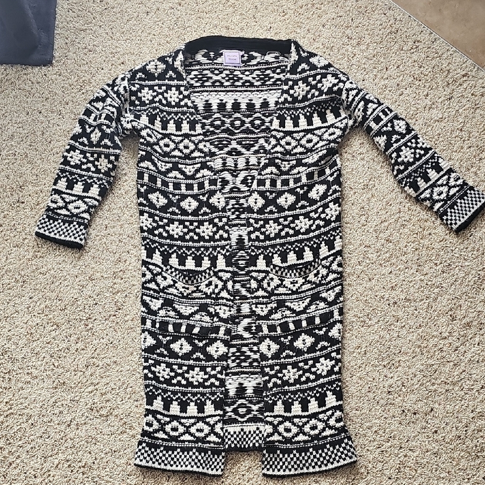 Michelle Nicole Black and White Knit